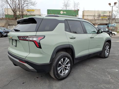 Used 2025 Chevrolet Equinox LT w/ Convenience Package II image 3