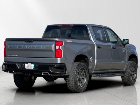 Used 2021 Chevrolet Silverado 1500 LT Trail Boss w/ Convenience Package II image 3