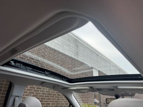 Used 2014 Subaru Forester 2.5i Limited image 14