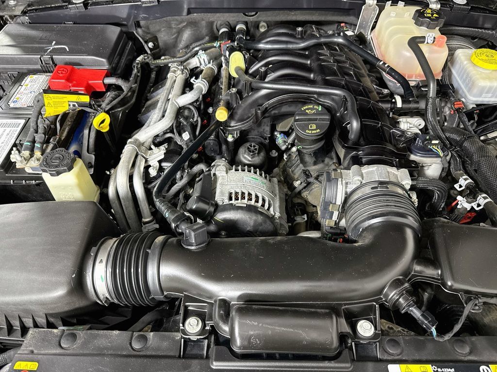 Used 2022 Jeep Wrangler Unlimited Sport AWD/4WD image 32