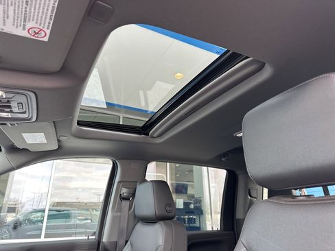 Used 2023 GMC Sierra 2500 SLT w/ SLT Premium Package image 19