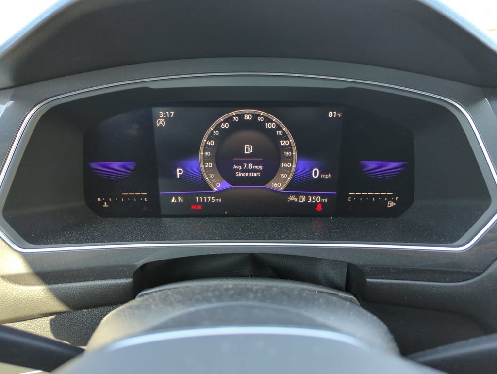 Used 2023 Volkswagen Tiguan SE R-Line FWD image 39