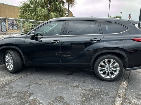Used 2020 Toyota Highlander Limited FWD image 5