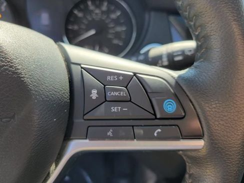 Used 2019 Nissan Rogue SV AWD/4WD image 24