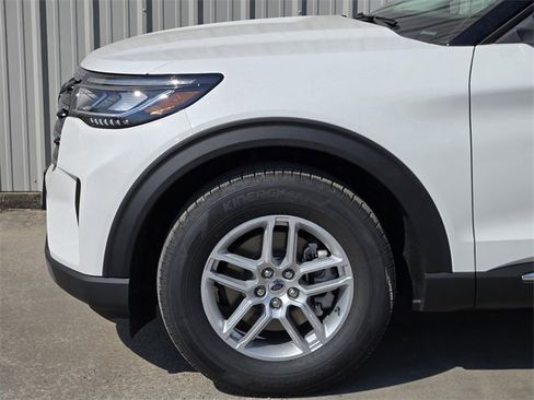 New 2025 Ford Explorer Active w/ Active Comfort Package image 8
