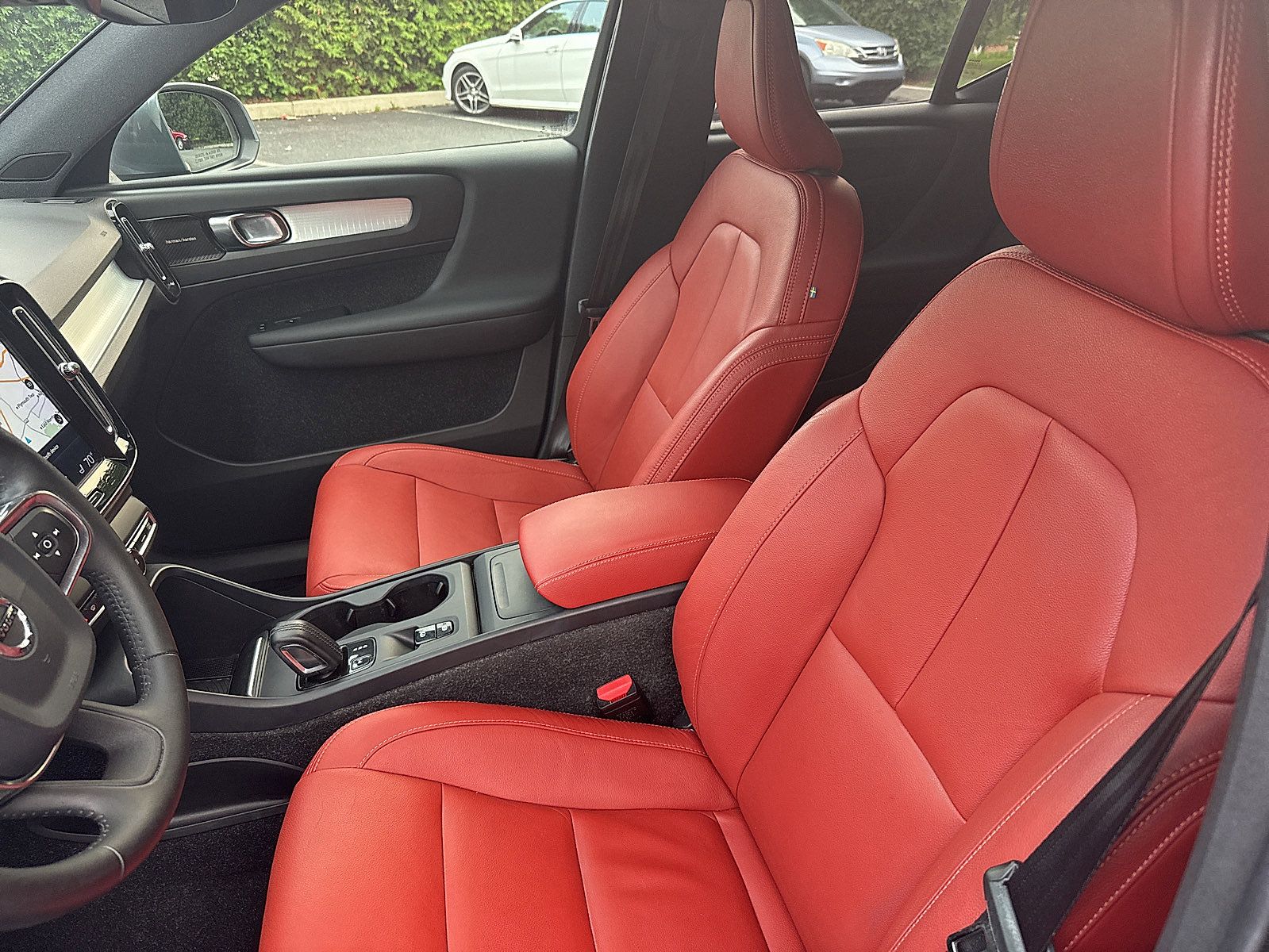 Used 2019 Volvo XC40 T5 Momentum AWD/4WD image 34
