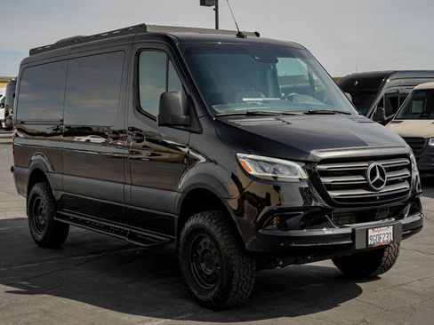 Used 2023 Mercedes-Benz Sprinter 2500 image 3