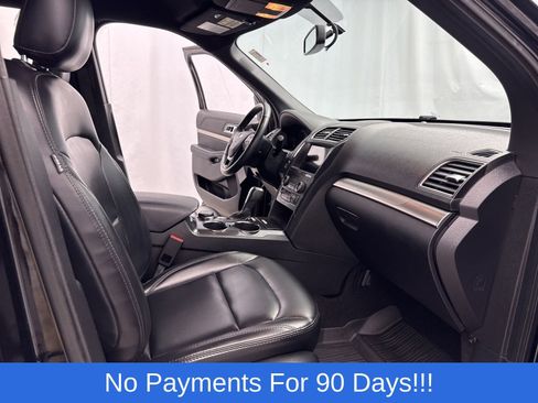 Used 2019 Ford Explorer XLT w/ Equipment Group 202A AWD/4WD image 25