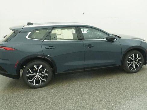 New 2026 Toyota Crown Signia image 10