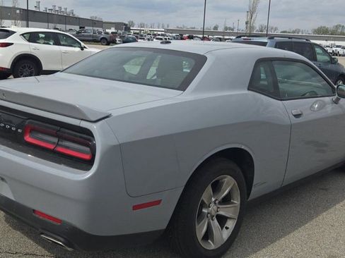 Used 2021 Dodge Challenger SXT w/ Driver Convenience Group RWD image 8