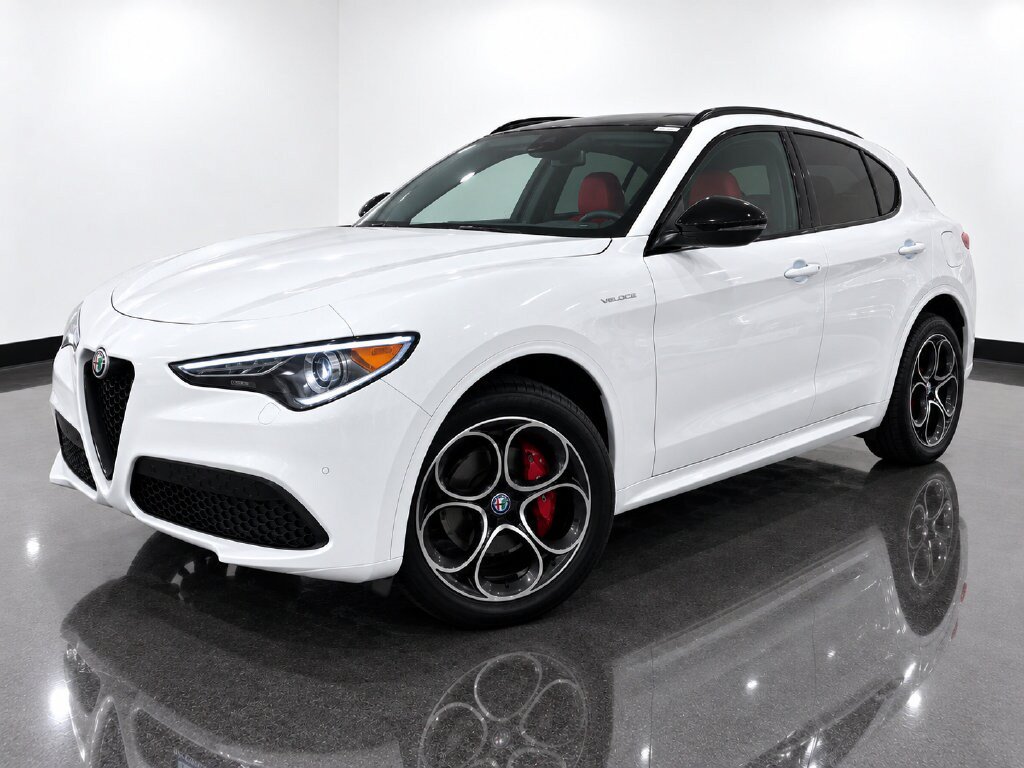 Used 2023 Alfa Romeo Stelvio Veloce AWD/4WD image 1