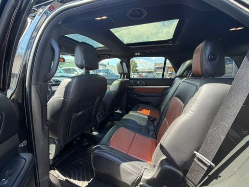 Used 2019 Ford Explorer XLT w/ Equipment Group 202A AWD/4WD image 9