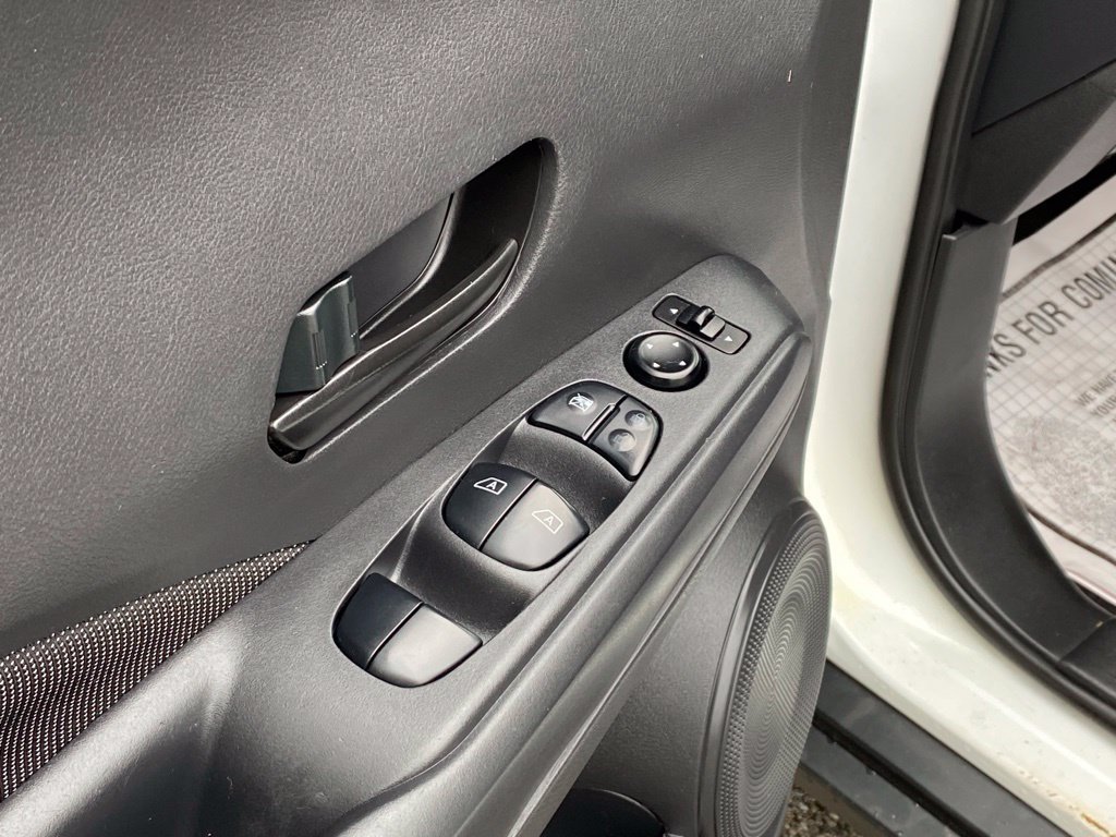 Used 2020 Nissan Kicks S FWD image 12