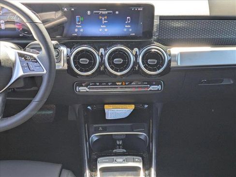 New 2025 Mercedes-Benz GLB 250 image 11