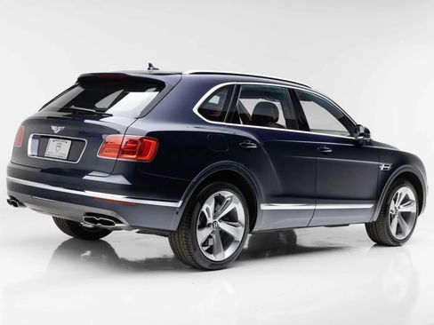 Used 2019 Bentley Bentayga AWD/4WD image 11