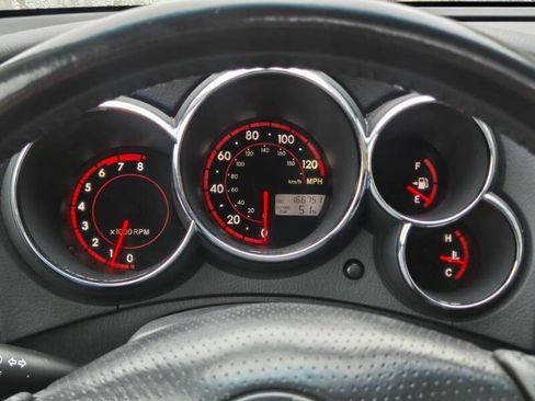 Used 2006 Toyota Matrix XR image 19