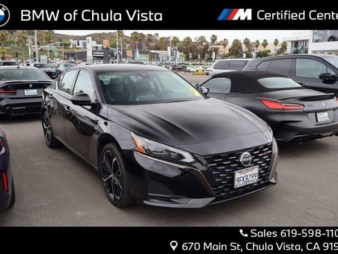 Used 2023 Nissan Altima 2.5 SR FWD image 1