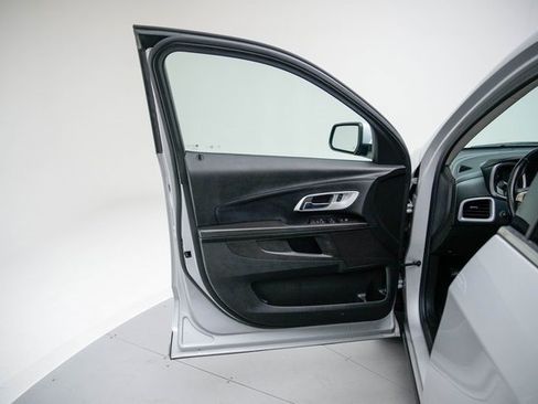 Used 2017 Chevrolet Equinox LT w/ Convenience Package image 22