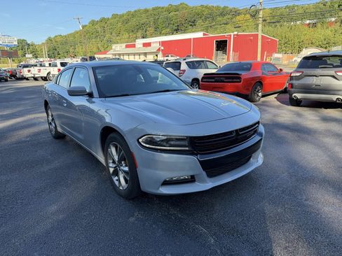 Used 2020 Dodge Charger SXT w/ Cold Weather Package AWD/4WD image 3