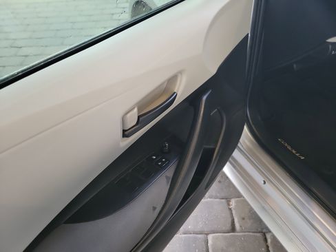 Used 2022 Toyota Corolla LE image 7