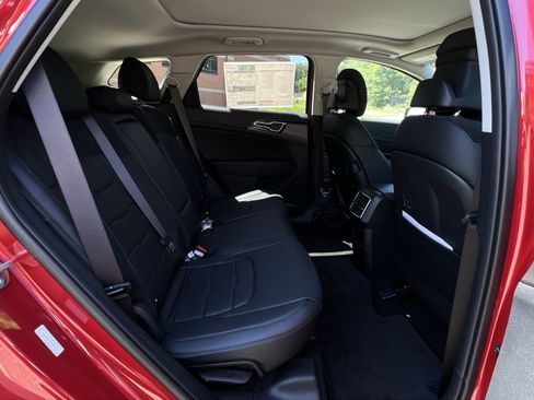 New 2026 Kia Sportage SX AWD/4WD image 33