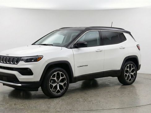 Used 2025 Jeep Compass Limited AWD/4WD image 3
