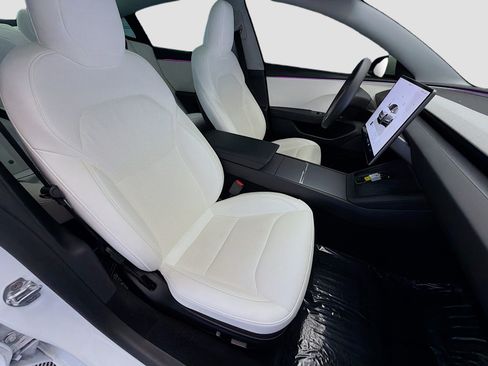Used 2025 Tesla Model 3 image 15