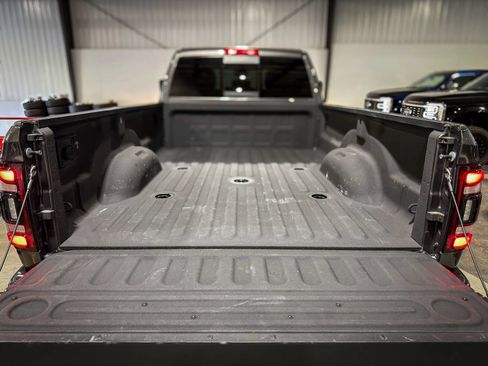 Used 2024 RAM 2500 Big Horn w/ Night Edition AWD/4WD image 6