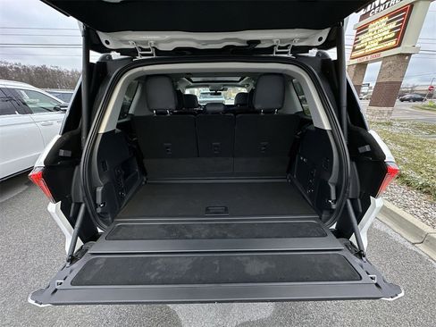 New 2025 Lincoln Navigator Reserve image 24