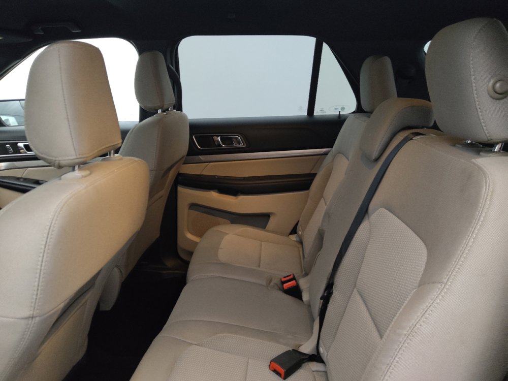 Used 2019 Ford Explorer XLT w/ Class III Trailer Tow Package FWD image 18