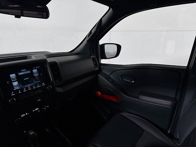 Certified 2022 Nissan Frontier PRO-4X w/ Technology Package AWD/4WD image 23