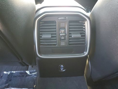 Used 2021 Porsche Macan image 12