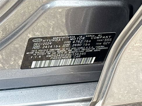 Used 2025 Genesis G70 2.5T RWD image 32