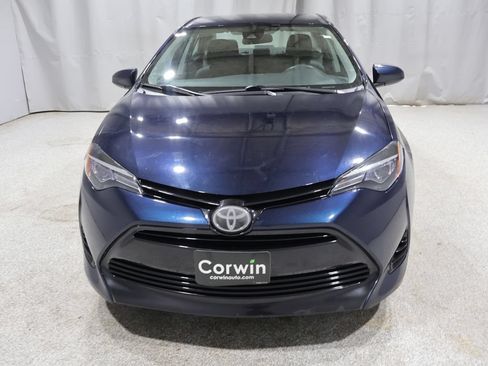 Used 2018 Toyota Corolla LE w/ Carpet Mat Package (TMS) FWD image 8