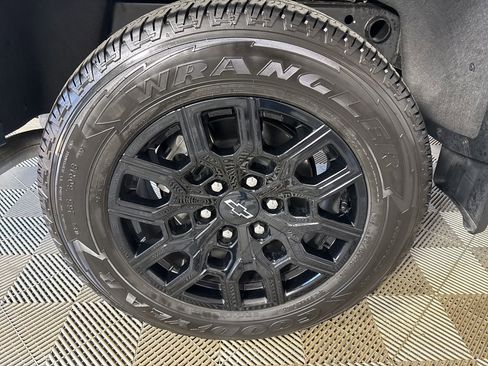 Used 2025 Chevrolet Colorado W/T w/ WT Custom Package image 31