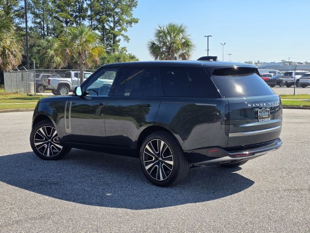 Used 2024 Land Rover Range Rover SE AWD/4WD image 4