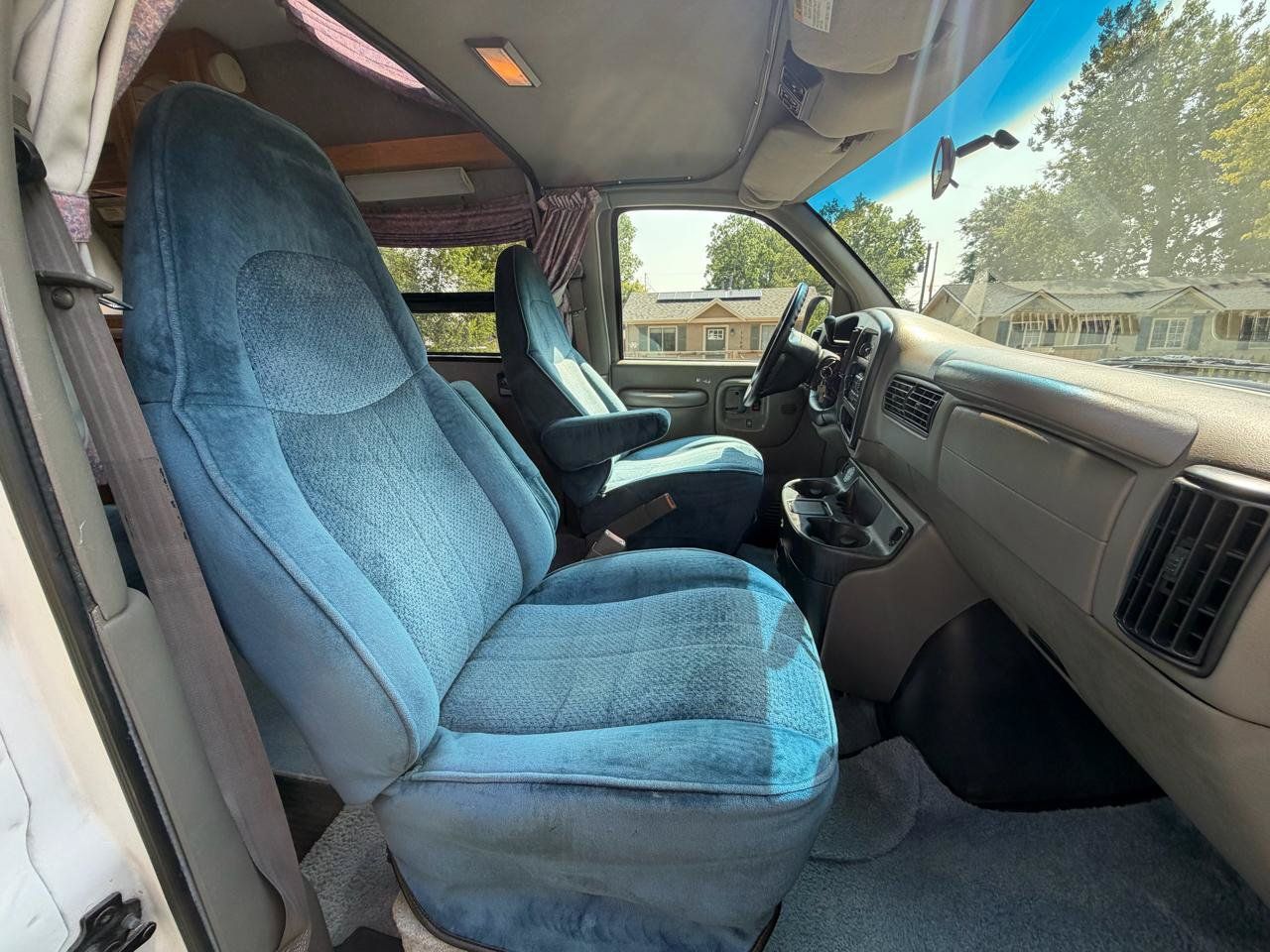 Used 2000 Chevrolet Express 3500 RWD image 14