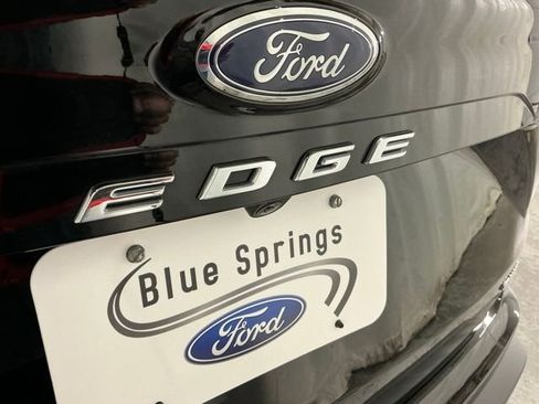 Used 2024 Ford Edge SEL AWD/4WD image 5