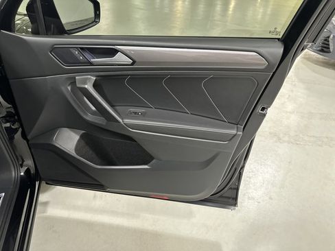 Certified 2023 Volkswagen Tiguan SE R-Line image 38