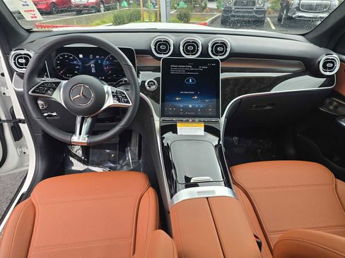 Used 2026 Mercedes-Benz GLC 300 image 23