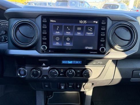 Used 2022 Toyota Tacoma TRD Sport image 23