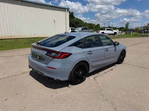 Used 2023 Honda Civic Sport image 3