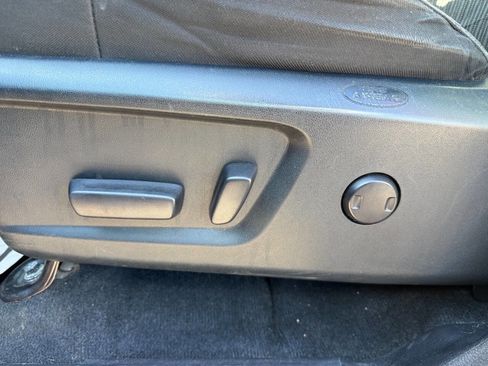 Used 2016 Toyota Tundra SR5 image 18