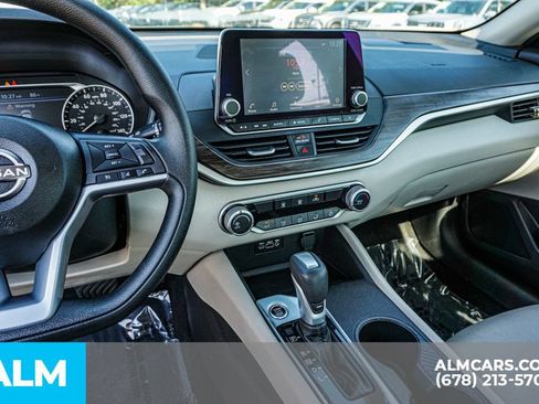 Used 2025 Nissan Altima 2.5 SV FWD image 31
