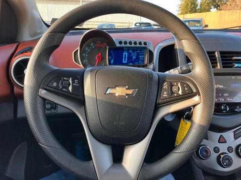 Used 2016 Chevrolet Sonic LT w/ Fun and Sun Package image 16