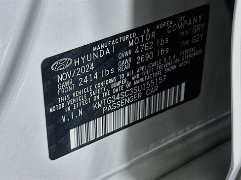 Used 2025 Genesis G70 2.5T RWD image 12