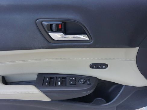 Used 2017 Acura ILX w/ Premium Package image 3