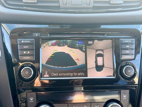 Used 2019 Nissan Rogue Sport SL w/ Premium Package image 32