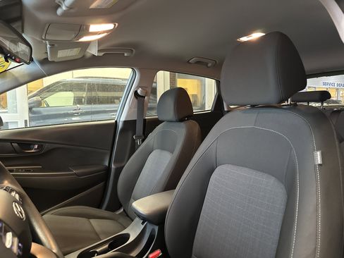 Used 2023 Hyundai Kona SEL image 6