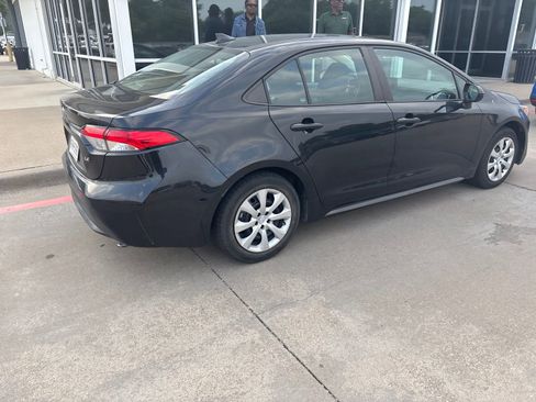 Used 2022 Toyota Corolla LE FWD image 6